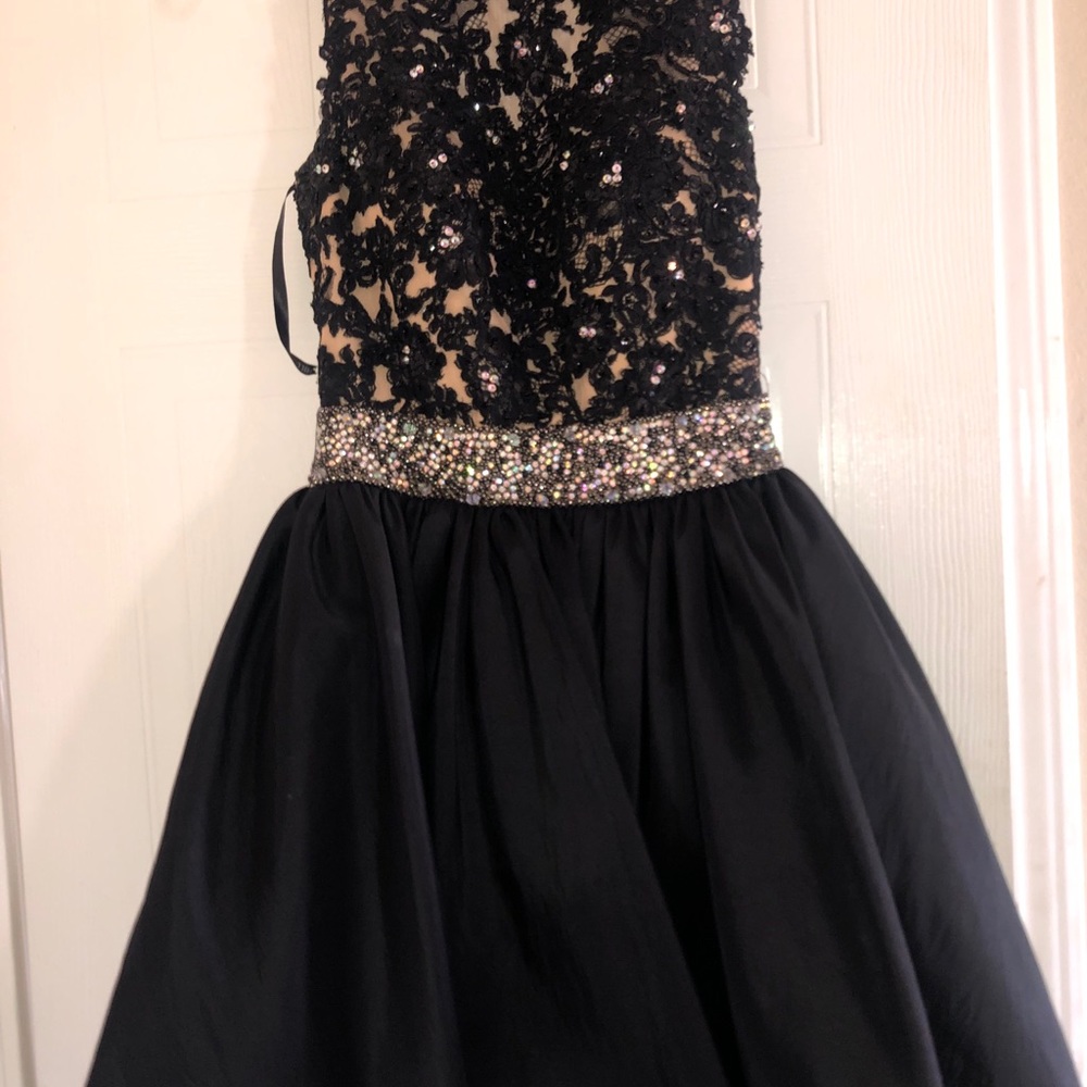 Backless Sherri Hill short black dress - Picture 3 of 5